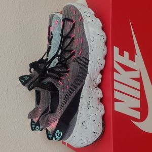 Nike Space Hippie 04Smoke Grey Black Pink Blast